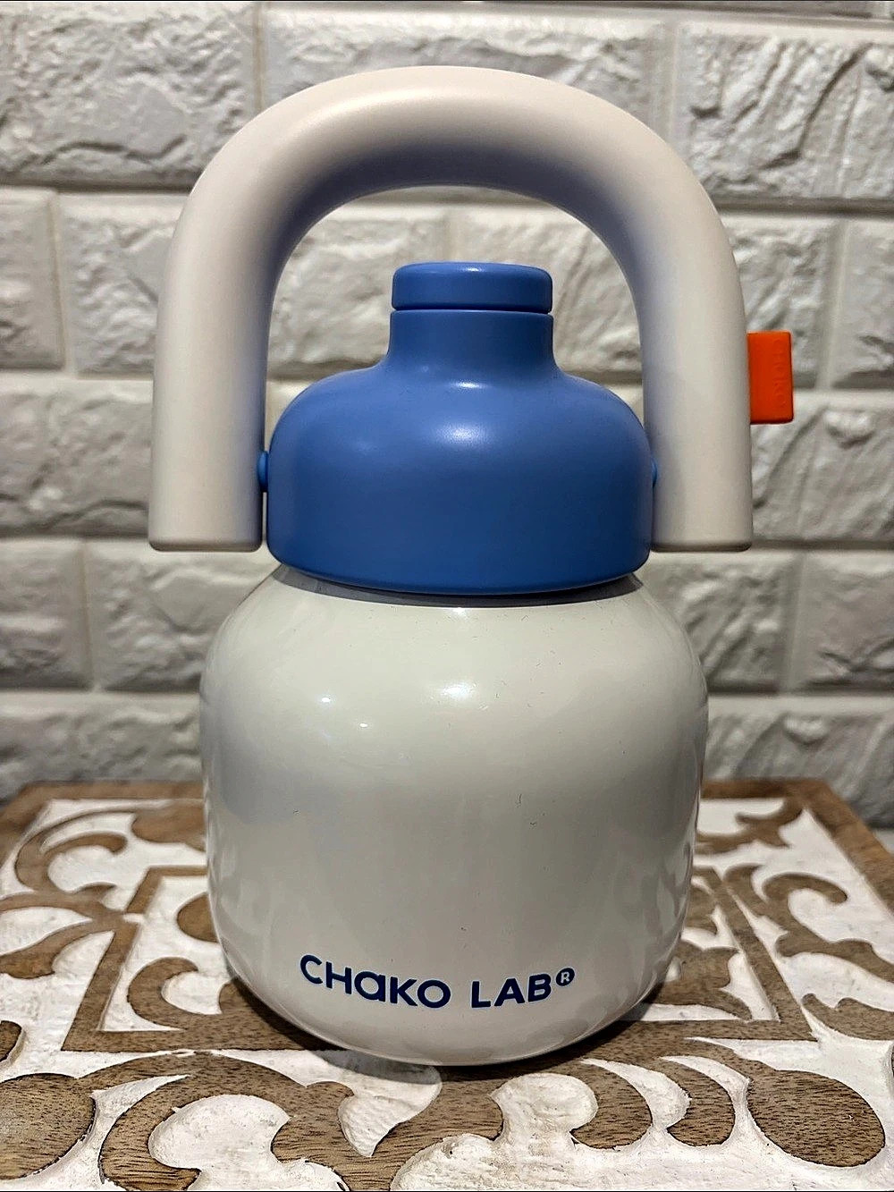CHAKO LAB Reusable Water Bottle in White & Blue Like New